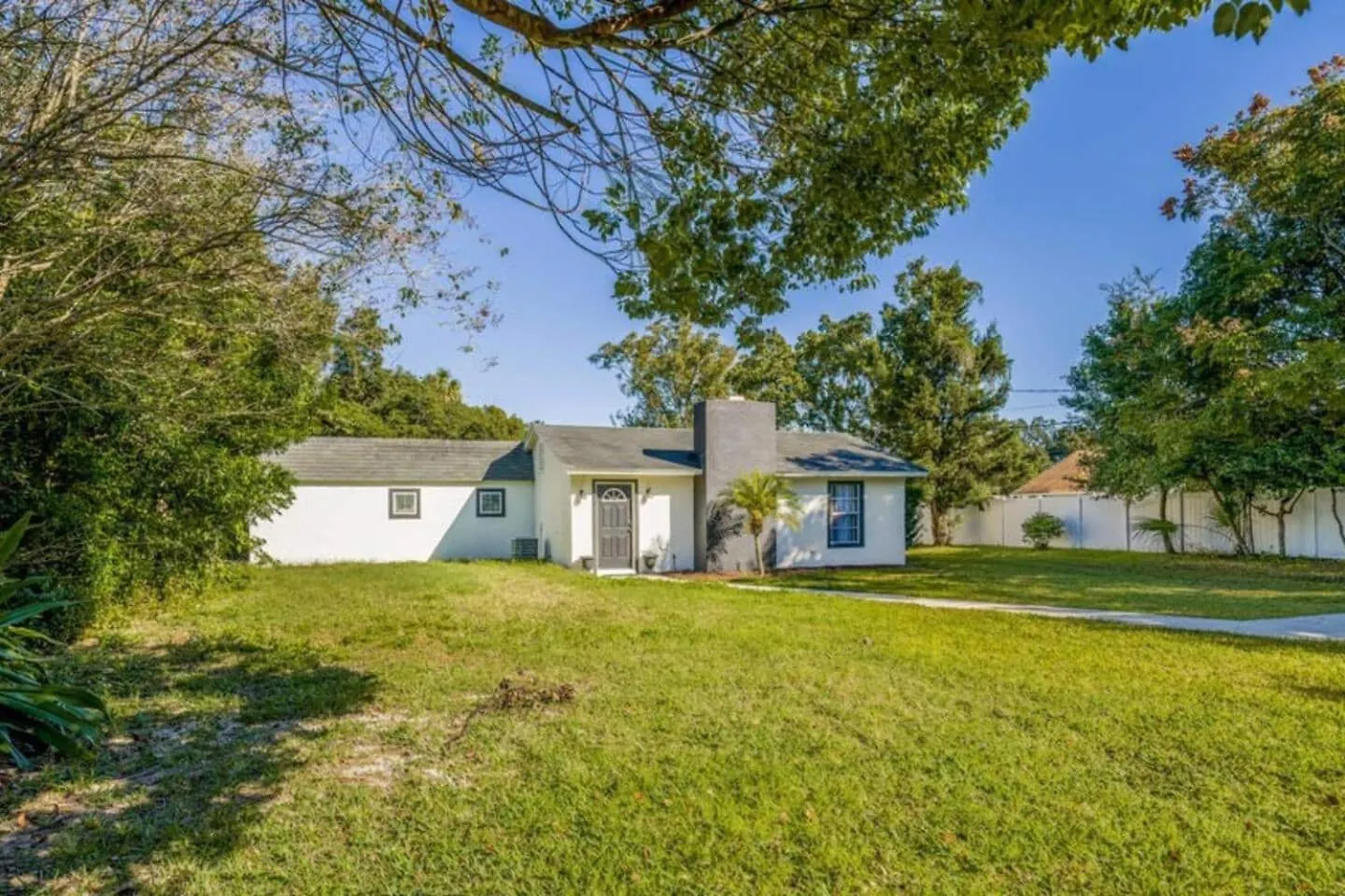 1Br W Workspace Sleeps 4 Pets Welcome Orlando Casa de Férias